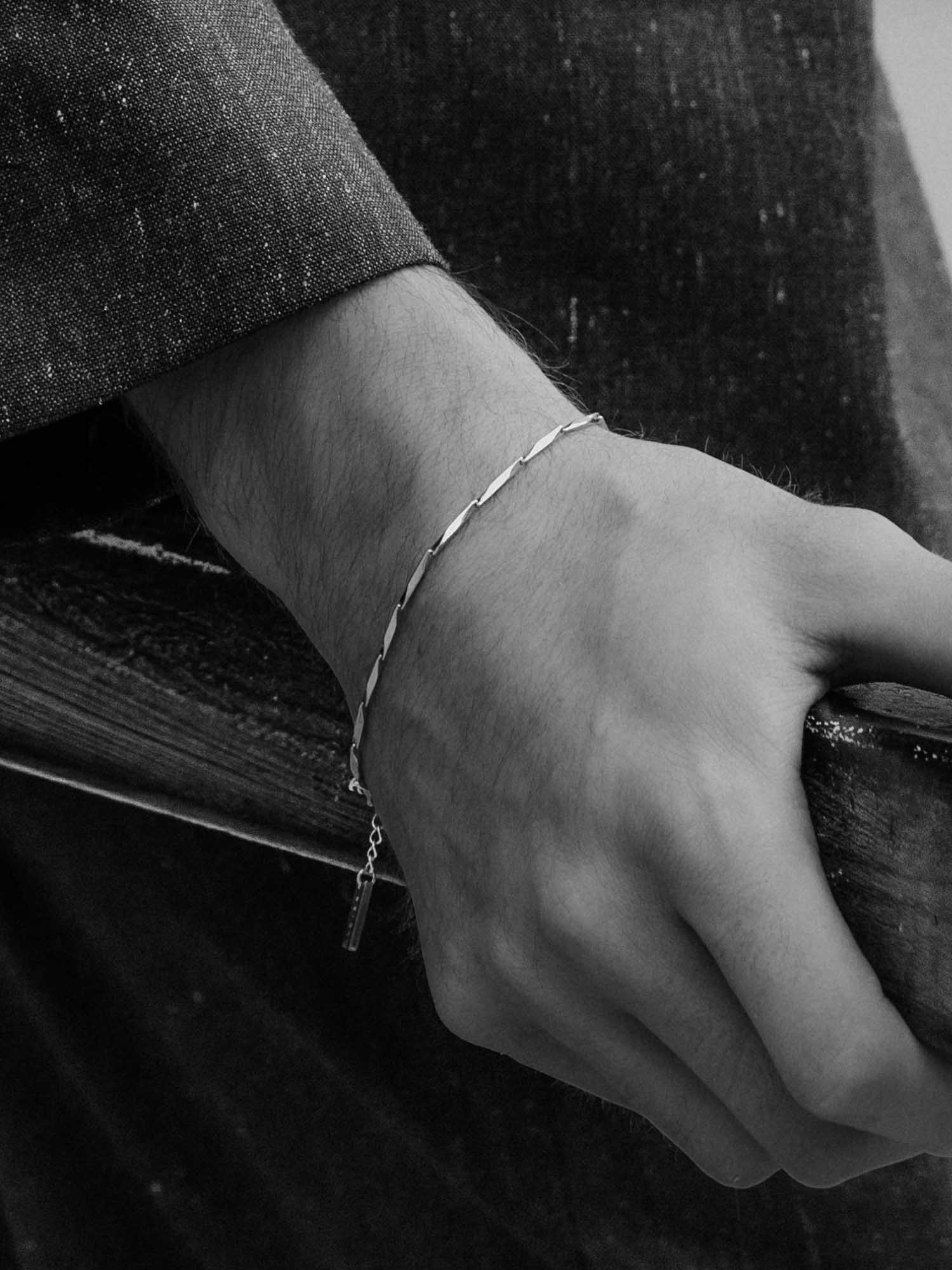 LINEAR CHAIN BRACELET - Image 4