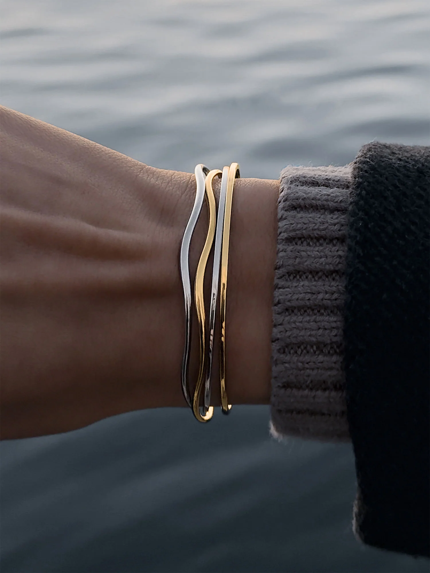 LINEAR CUFF - Image 4