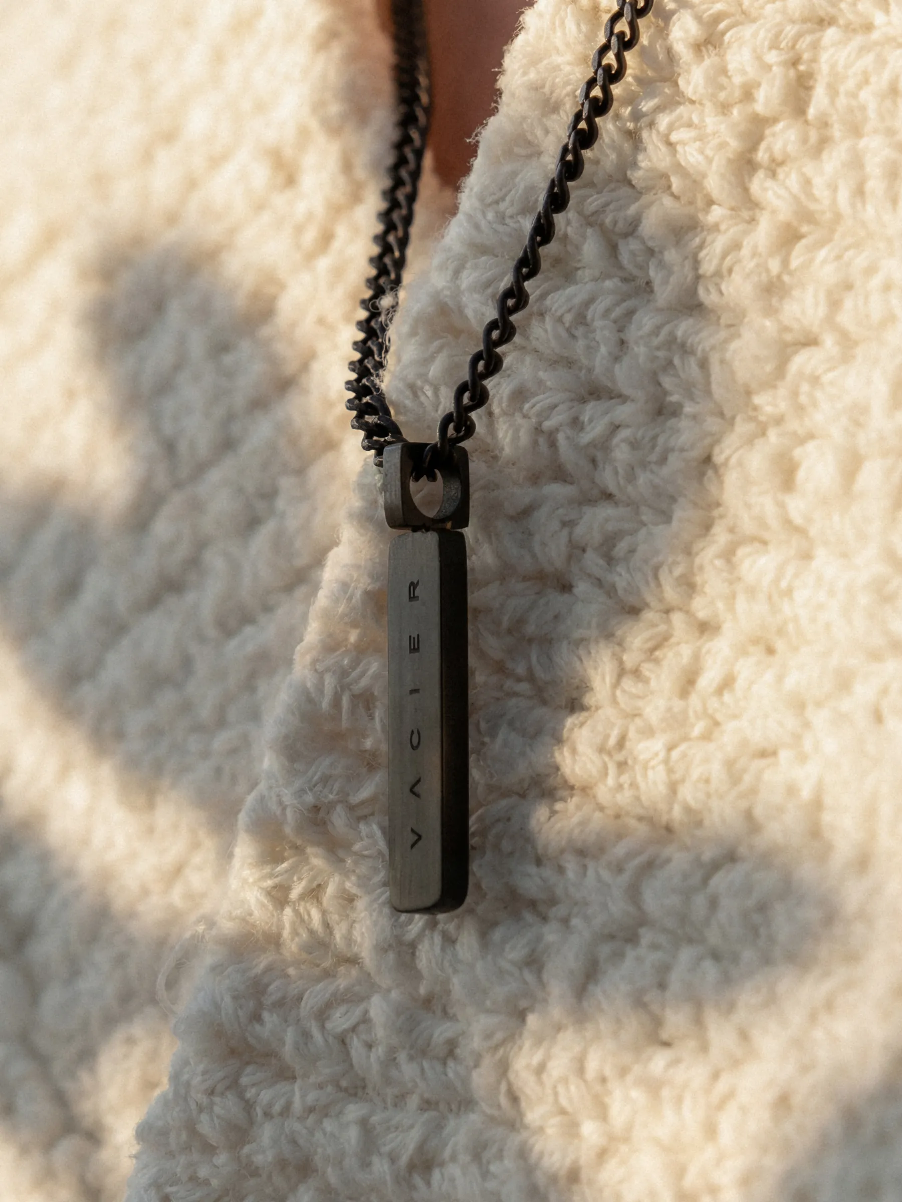 MINIMAL PENDANT NECKLACE - Image 10