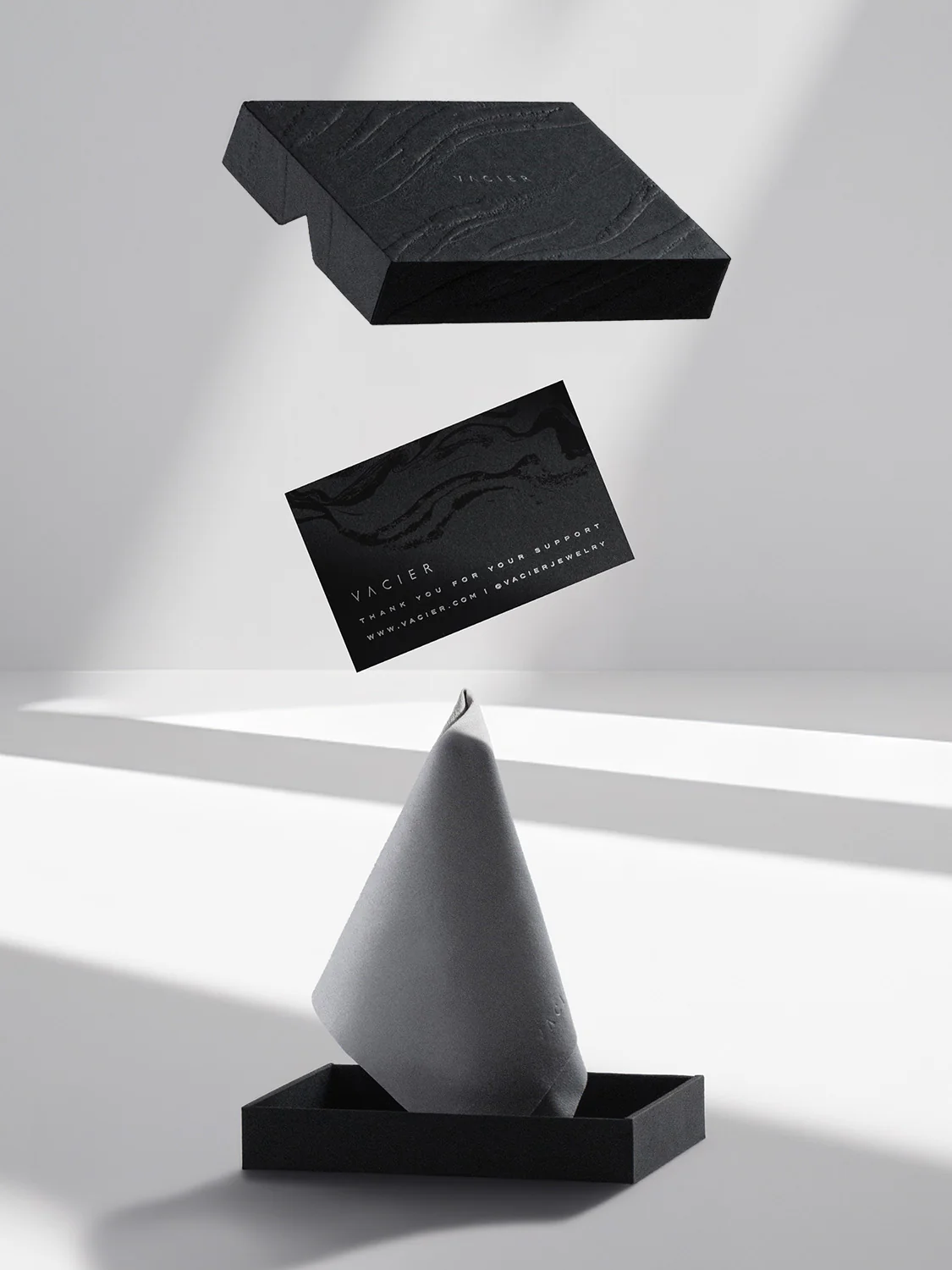 Vacier Gift Box and Cloth - Image 2