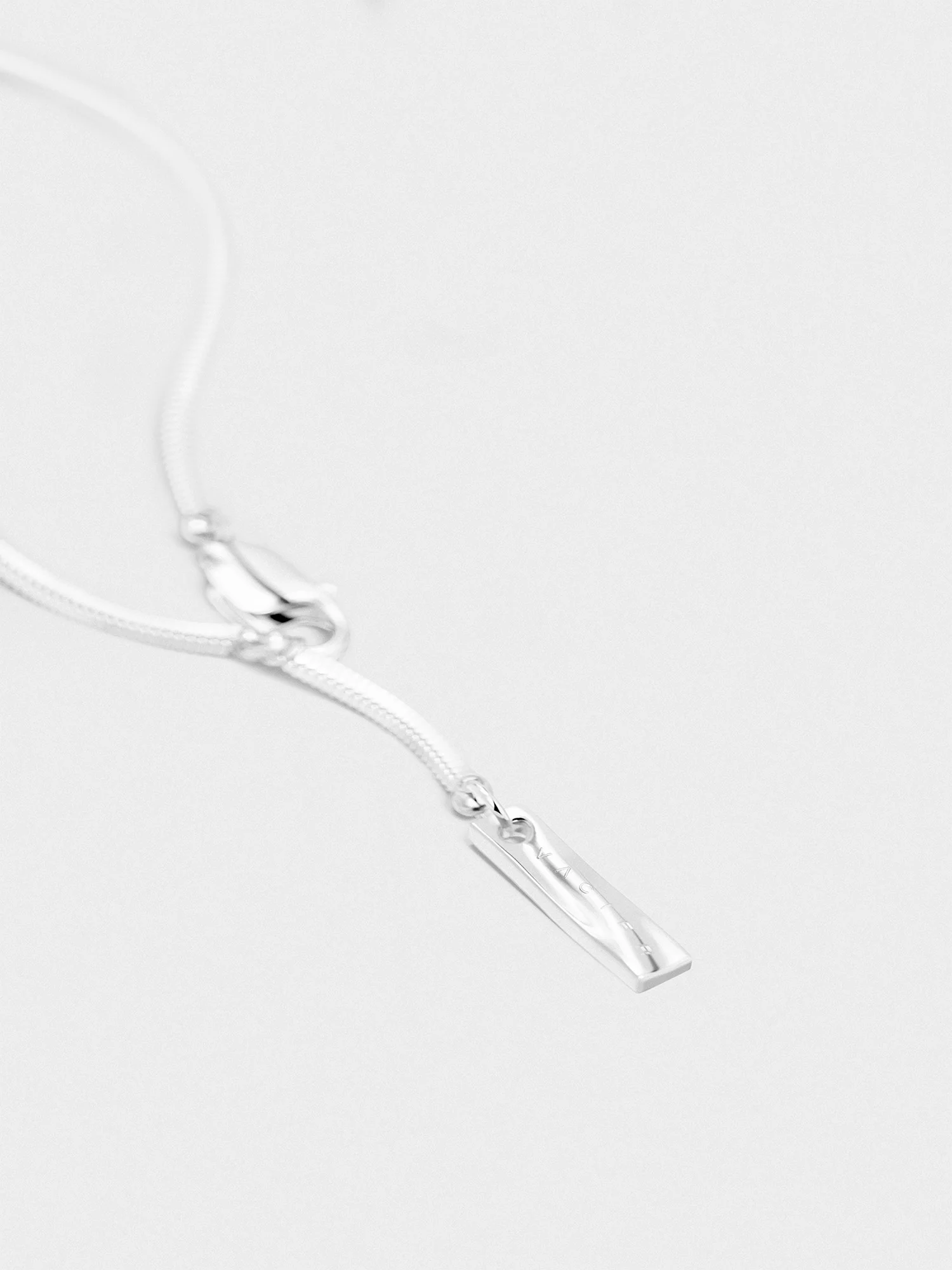 SQUARE CHAIN NECKLACE - Image 4